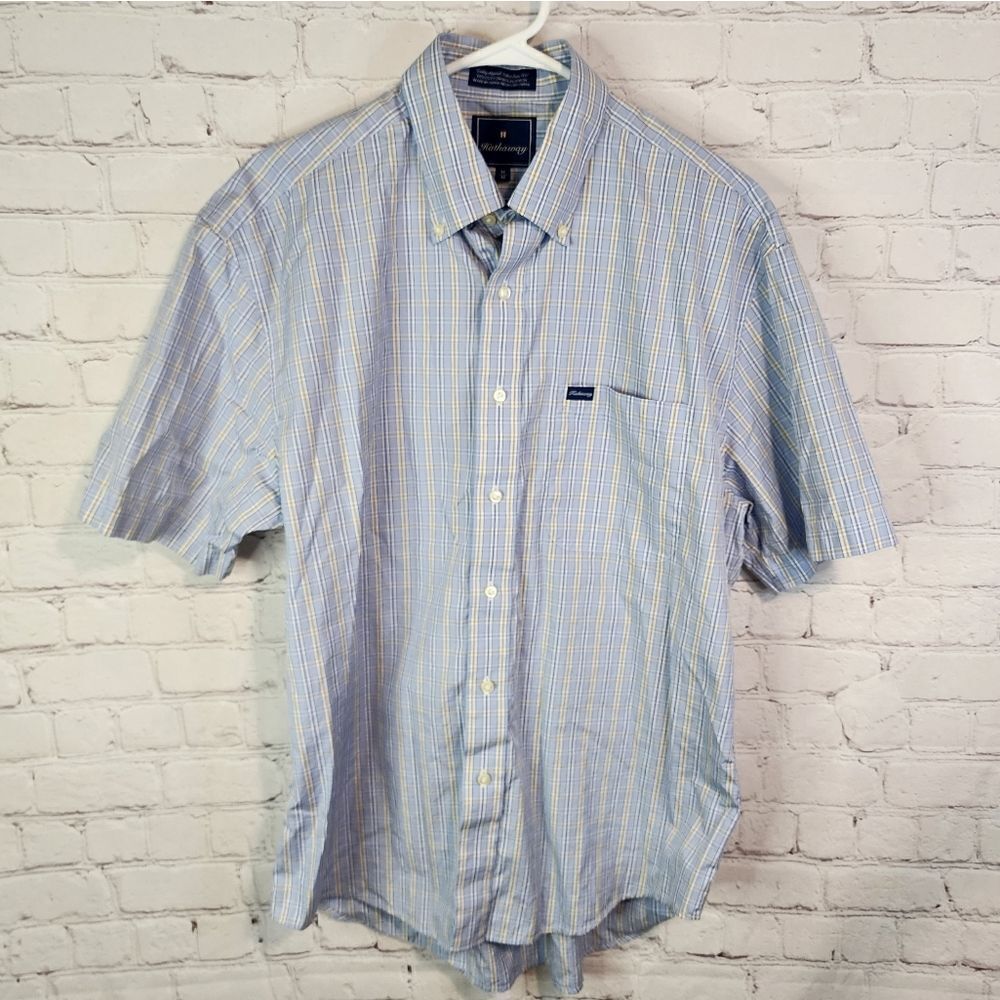 Men's Hathaway button-down shirt, size    Medium